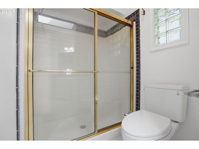 4510 Se PINEHURST Ave, Milwaukie, OR 97267