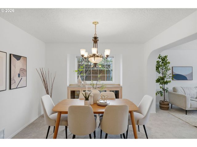 4510 Se PINEHURST Ave, Milwaukie, OR 97267