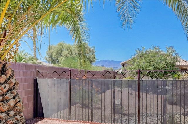 3890 PAINT Court, Las Vegas, NV 89122