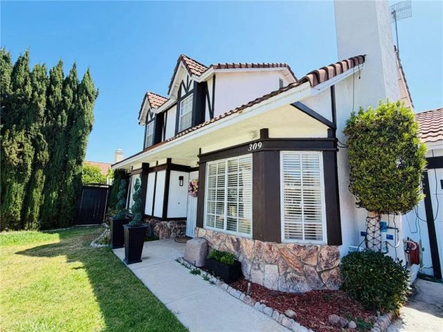 309 Burlington, Santa Ana, CA 92704