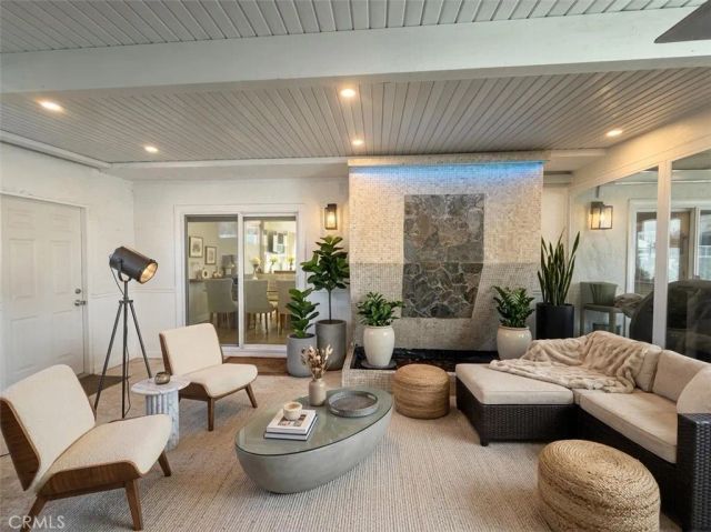 309 Burlington, Santa Ana, CA 92704