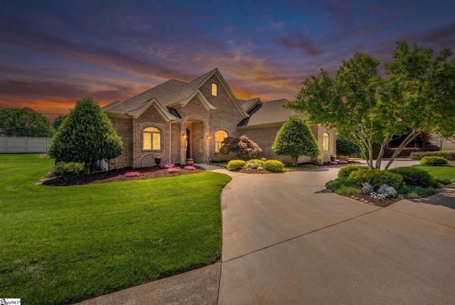 411 Kingsgate Court, Simpsonville, SC 29681