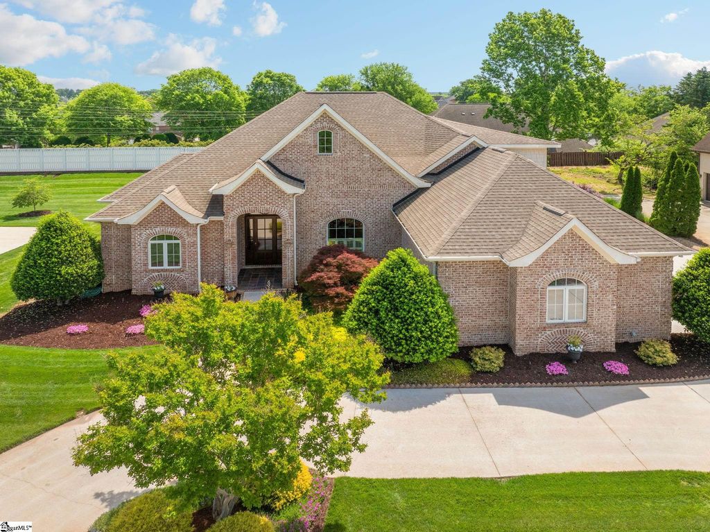 411 Kingsgate Court, Simpsonville, SC 29681