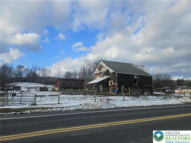 4586 West Mountain View Drive, Lehigh Twp, PA 18088