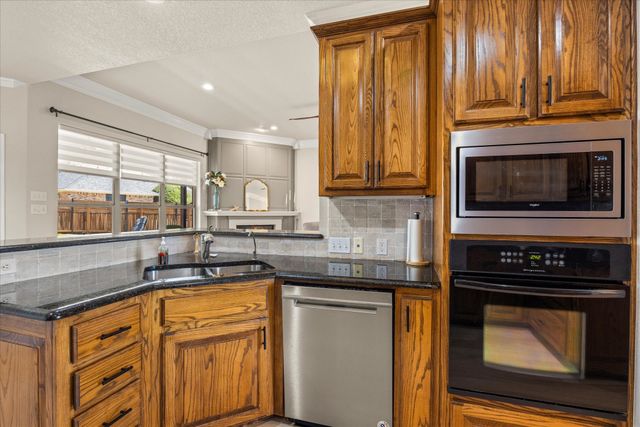6300 Bellevue Court, Granbury, TX 76049