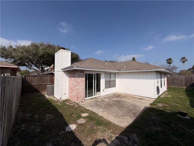 2230 Bird Island Dr, Corpus Christi, TX 78418