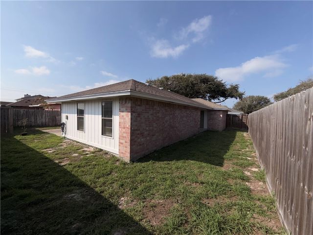2230 Bird Island Dr, Corpus Christi, TX 78418