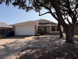 2230 Bird Island Dr, Corpus Christi, TX 78418