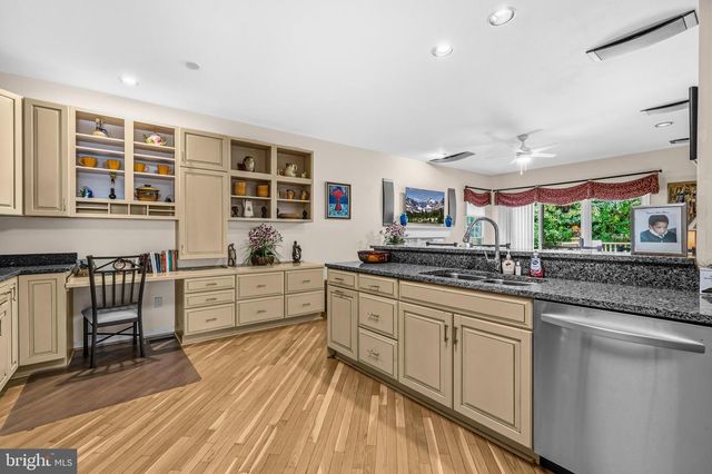 5177 HARPERS FARM RD, Columbia, MD 21044