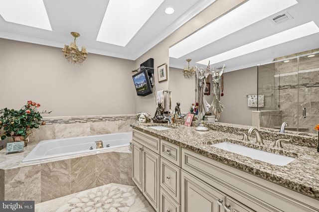 5177 HARPERS FARM RD, Columbia, MD 21044
