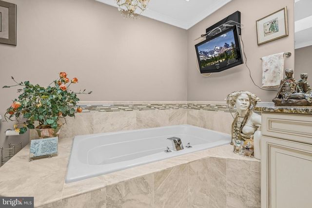 5177 HARPERS FARM RD, Columbia, MD 21044
