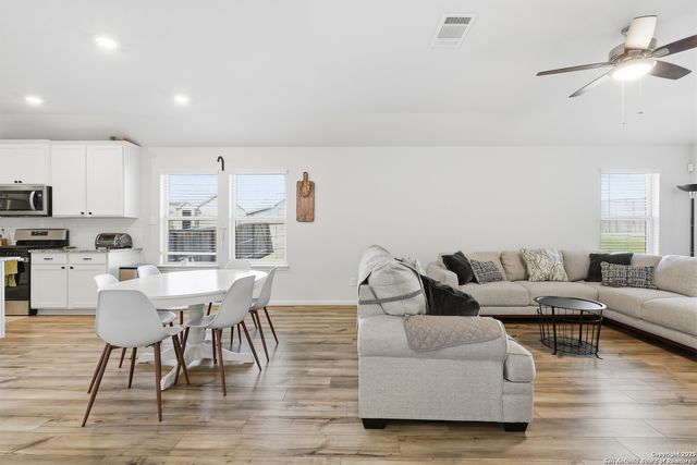 1308 Lydian Broom, San Antonio, TX 78245