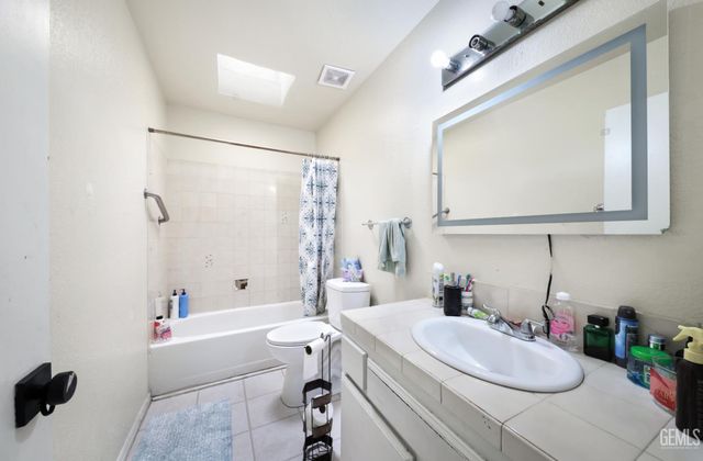 3801 Cypress Glen Boulevard, Bakersfield, CA 93309