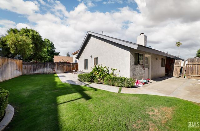 3801 Cypress Glen Boulevard, Bakersfield, CA 93309