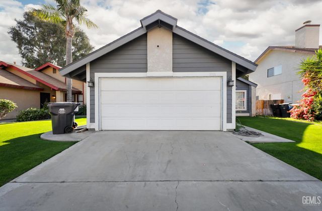 3801 Cypress Glen Boulevard, Bakersfield, CA 93309
