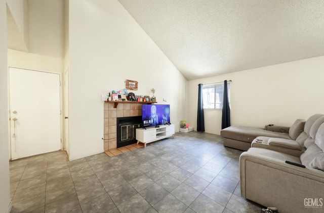 3801 Cypress Glen Boulevard, Bakersfield, CA 93309