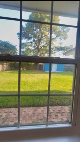 1925 14th Avenue N, Texas City, TX 77590