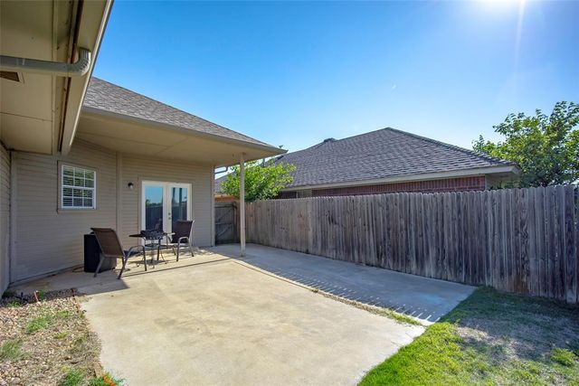 321 W 7th Street, Edmond, OK 73003
