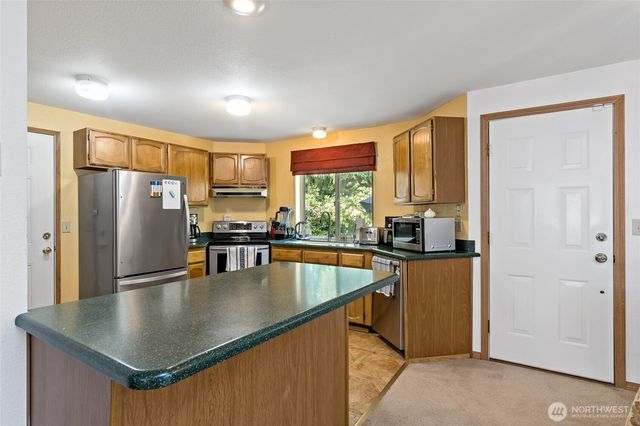 8613 158th Street Ct E, Puyallup, WA 98375