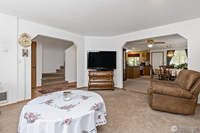 8613 158th Street Ct E, Puyallup, WA 98375