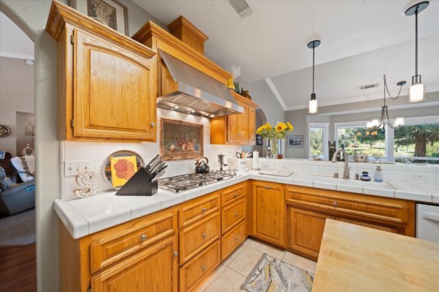 1495 Spanish Bay Drive, Redding, CA 96003