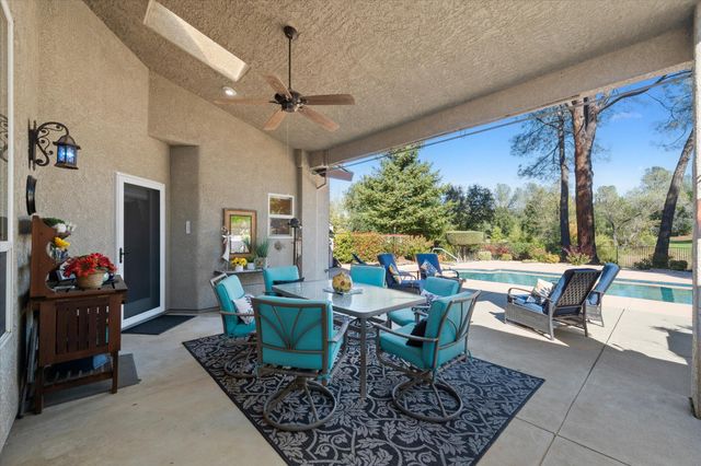 1495 Spanish Bay Drive, Redding, CA 96003