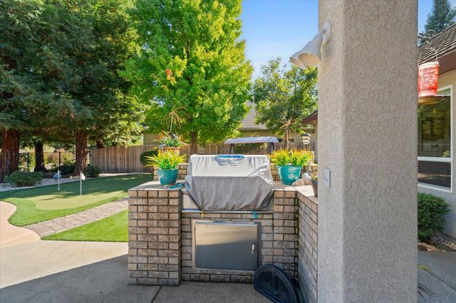 1495 Spanish Bay Drive, Redding, CA 96003