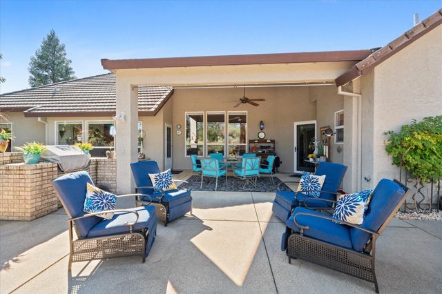 1495 Spanish Bay Drive, Redding, CA 96003