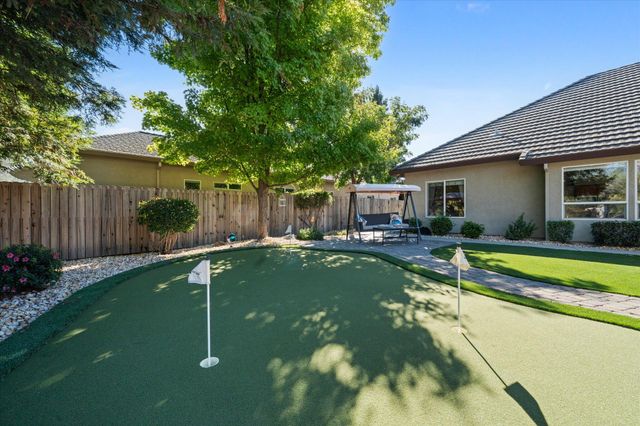 1495 Spanish Bay Drive, Redding, CA 96003