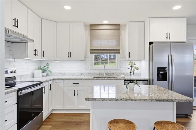 2870 Old Carriage SW Drive, Marietta, GA 30060