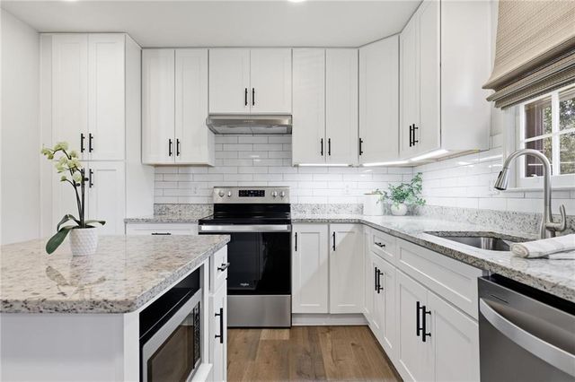 2870 Old Carriage SW Drive, Marietta, GA 30060