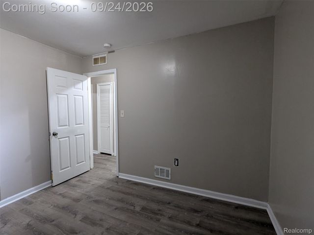 14387 Auburn Street, Detroit, MI 48223