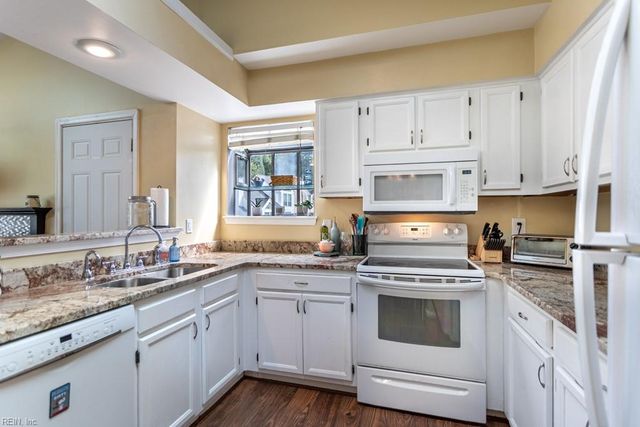 470 Wrenn CIR, Newport News, VA 23608