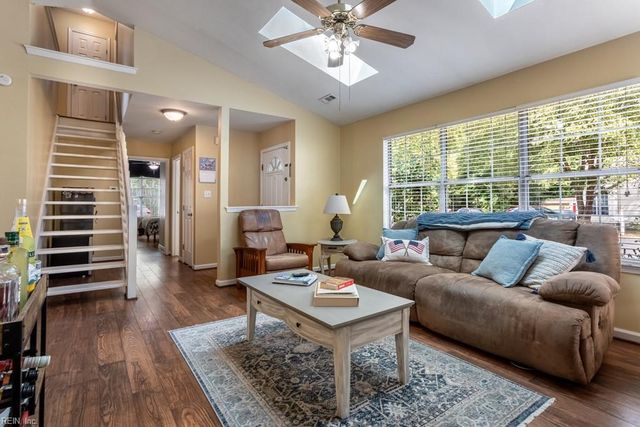 470 Wrenn CIR, Newport News, VA 23608