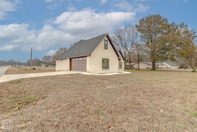 804 Pecan Grove Road, Trumann, AR 72472