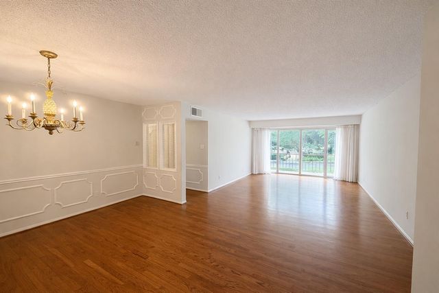 5050 Ambassador Way 111, Houston, TX 77056