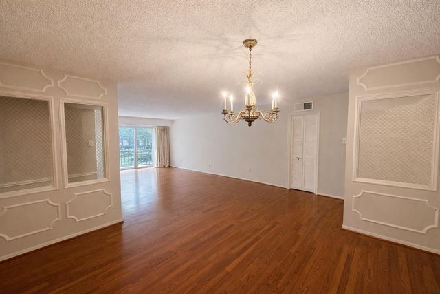 5050 Ambassador Way 111, Houston, TX 77056
