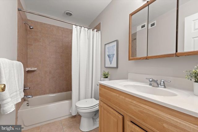 1749 S HANOVER ST, Baltimore, MD 21230