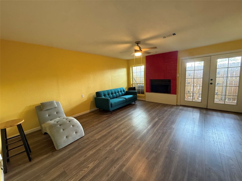 3240 Lombardy Lane 108, Dallas, TX 75220