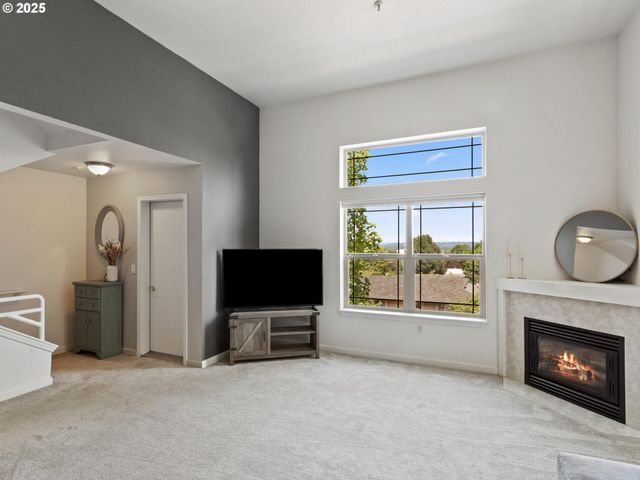 12130 Ne FREMONT St 4, Portland, OR 97220