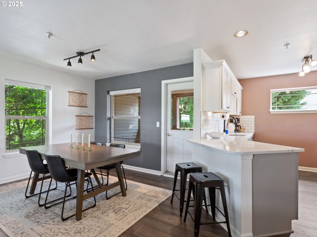 12130 Ne FREMONT St 4, Portland, OR 97220
