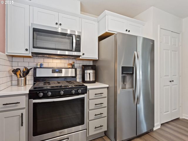 12130 Ne FREMONT St 4, Portland, OR 97220