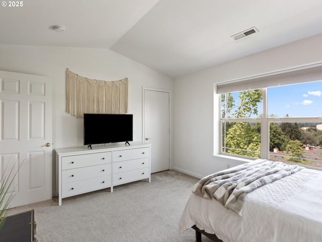 12130 Ne FREMONT St 4, Portland, OR 97220