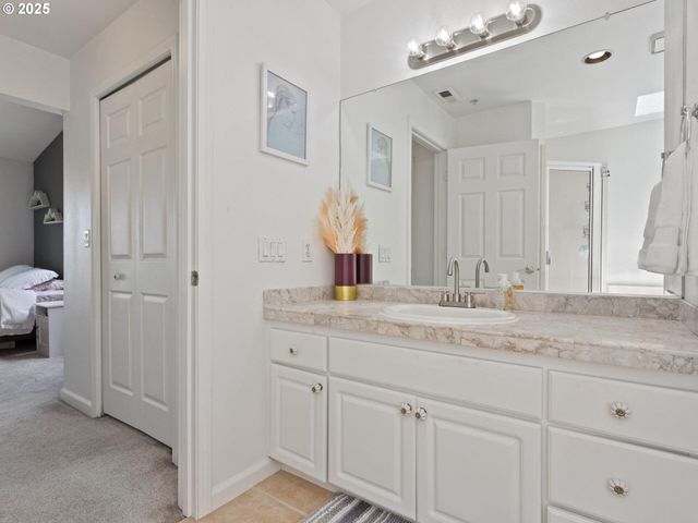12130 Ne FREMONT St 4, Portland, OR 97220