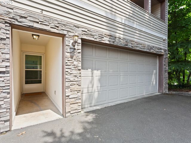12130 Ne FREMONT St 4, Portland, OR 97220
