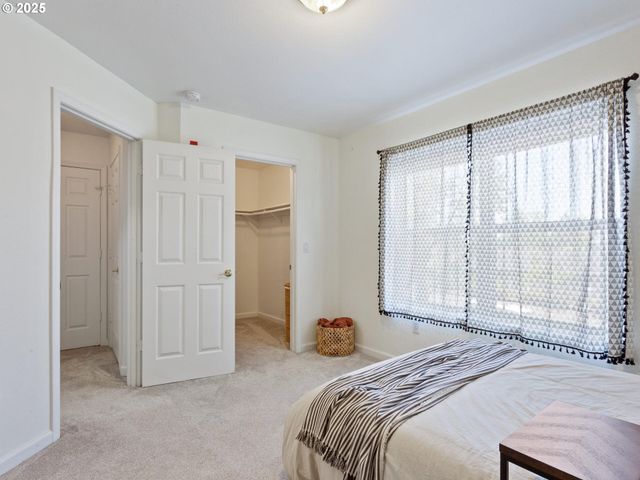 12130 Ne FREMONT St 4, Portland, OR 97220