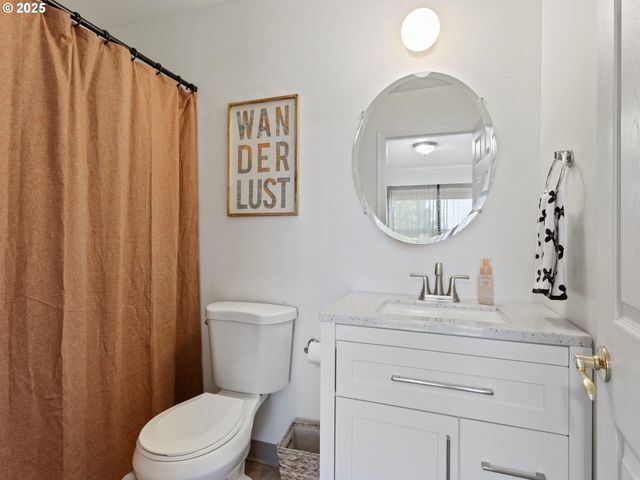12130 Ne FREMONT St 4, Portland, OR 97220