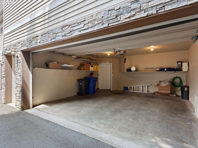 12130 Ne FREMONT St 4, Portland, OR 97220