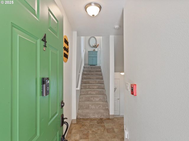 12130 Ne FREMONT St 4, Portland, OR 97220