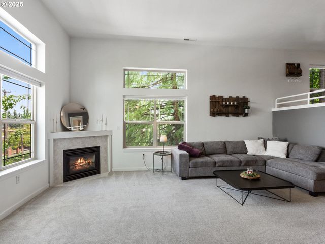 12130 Ne FREMONT St 4, Portland, OR 97220